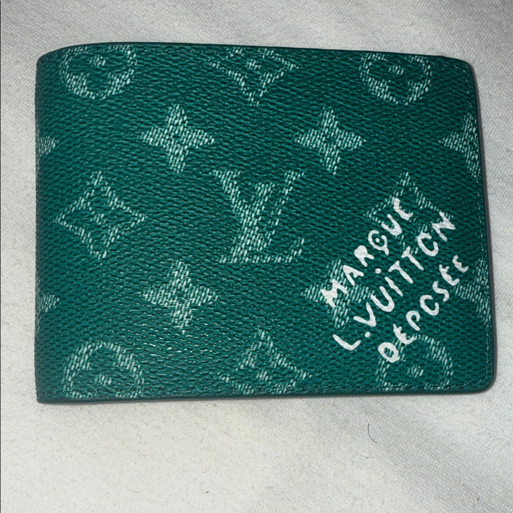 Louis Vuitton Pharrell Green Monogram Heritage Coated Canvas Wallet NWT - Picture 2 of 4